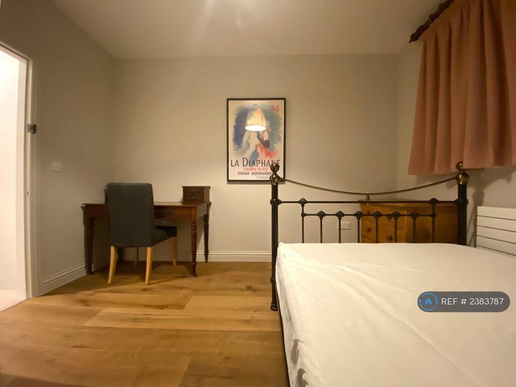 Main image of property: Ferndale Rise, Cambridge, CB5