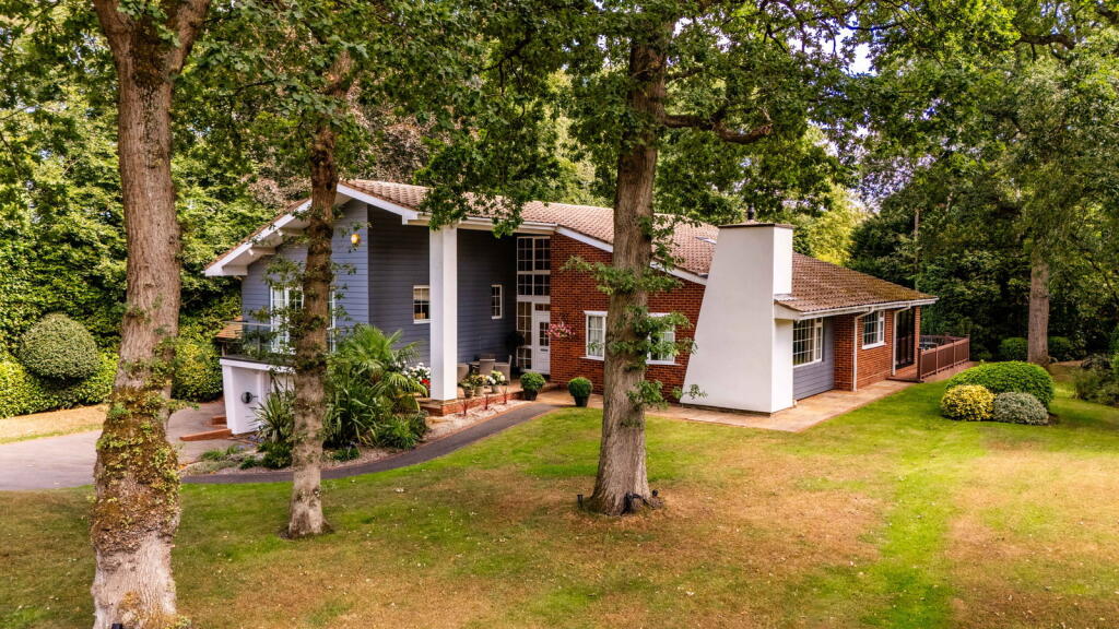 Longacres, Park Drive, Little Aston, Sutton Coldfield, B74 3AW