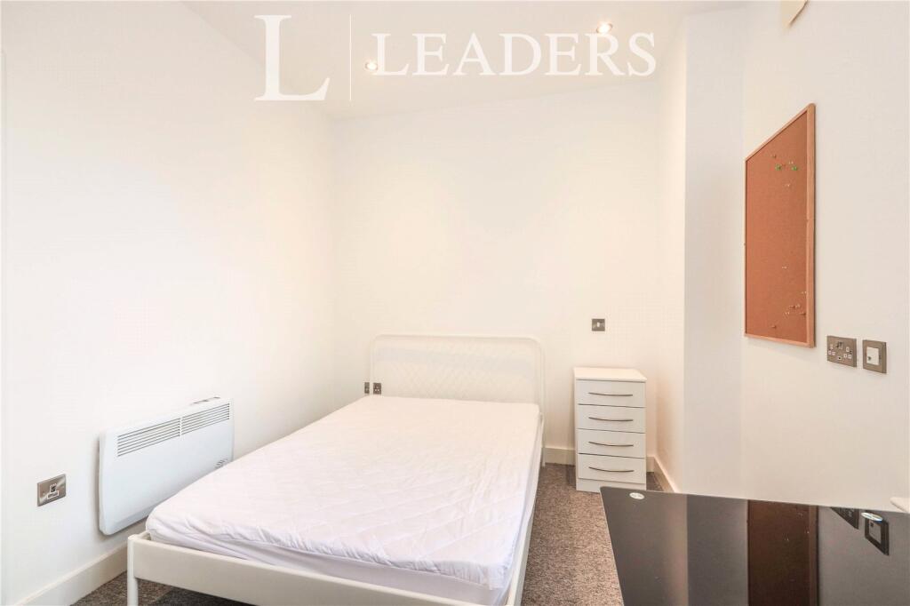 Apartment in Sheffield - More