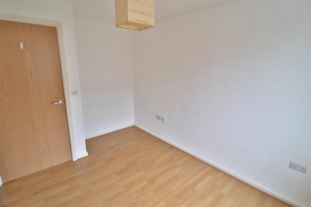 Apartment in Warrington - View 4