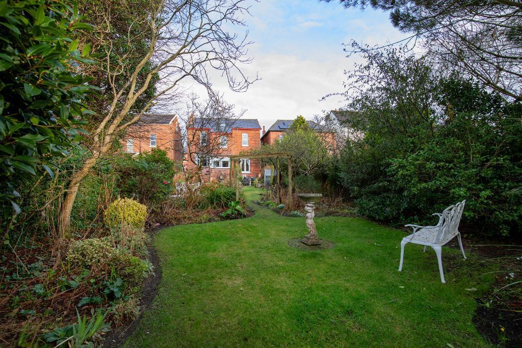 5-bed detached on Liverpool Road, Birkdale, Southport, Merseyside, PR8 4DA, £545,000