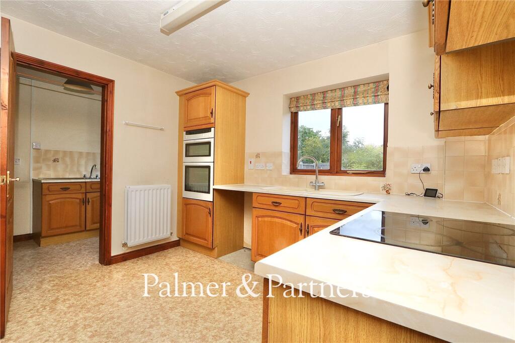 House in East Suffolk, Grange Farm, Kesgrave - View 5