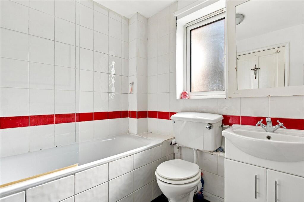 Apartment in London - More