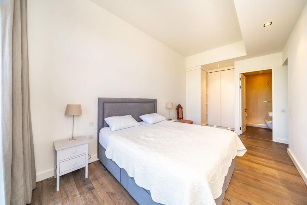 Apartment in London - More