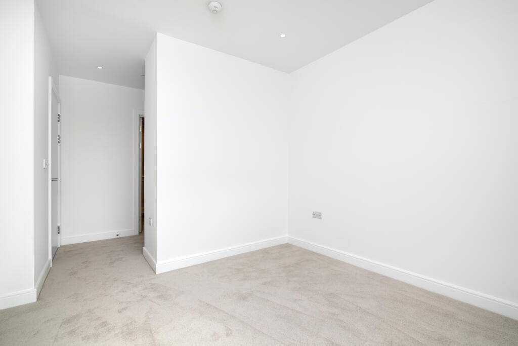 Apartment in Harrow - View 5