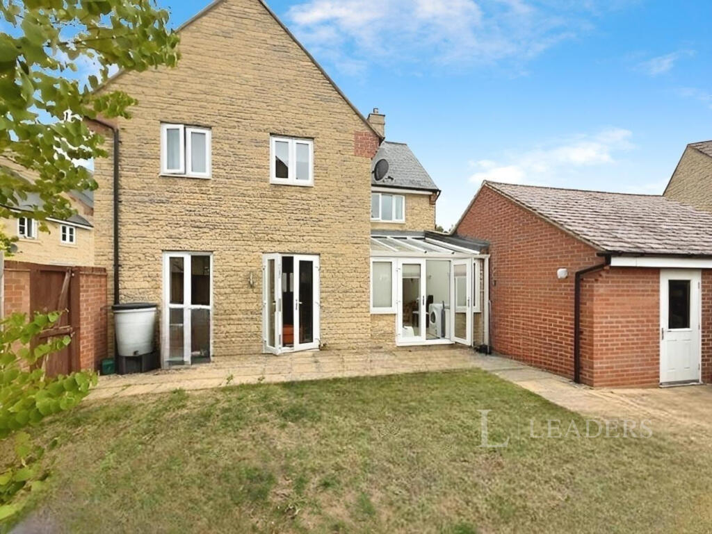 House in Vale of White Horse, Great Faringdon - More