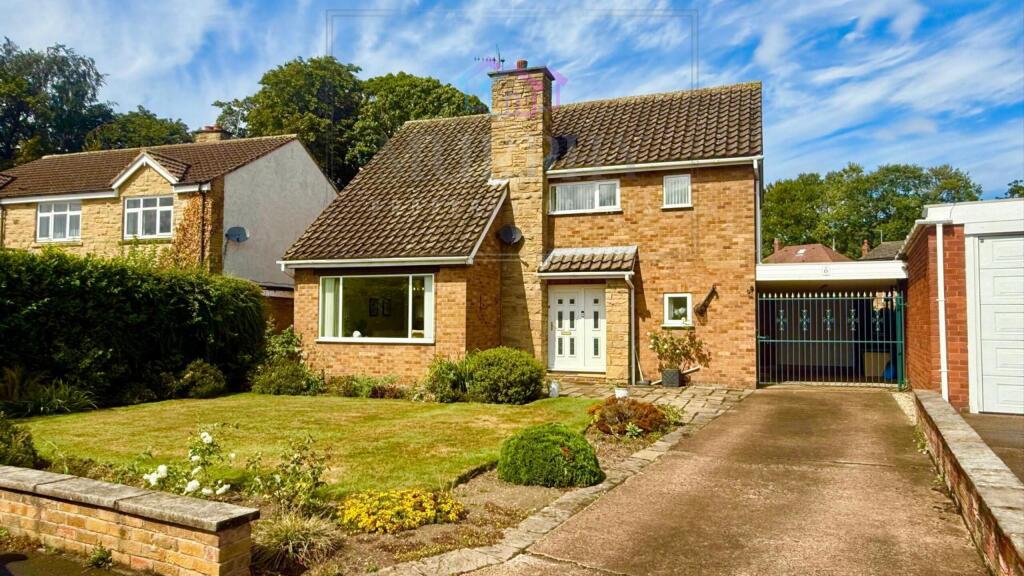 West Close, Pontefract, West Yorkshire photo 2