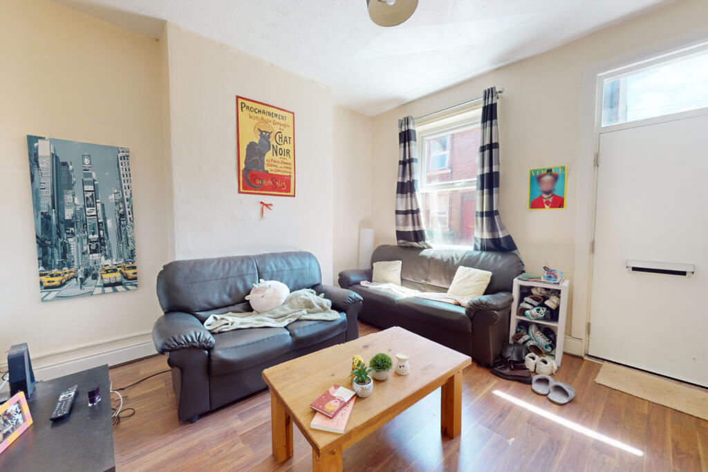 House in Nottingham - View 2