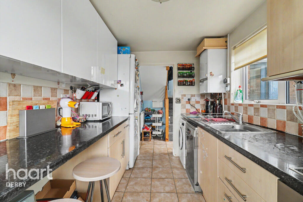 4-bed semi-detached on Edale Close, Derby, £325,000