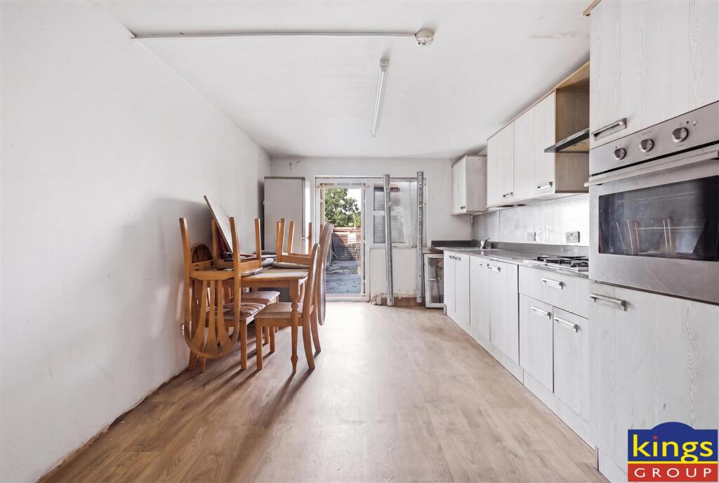 House in London, Upton - View 5
