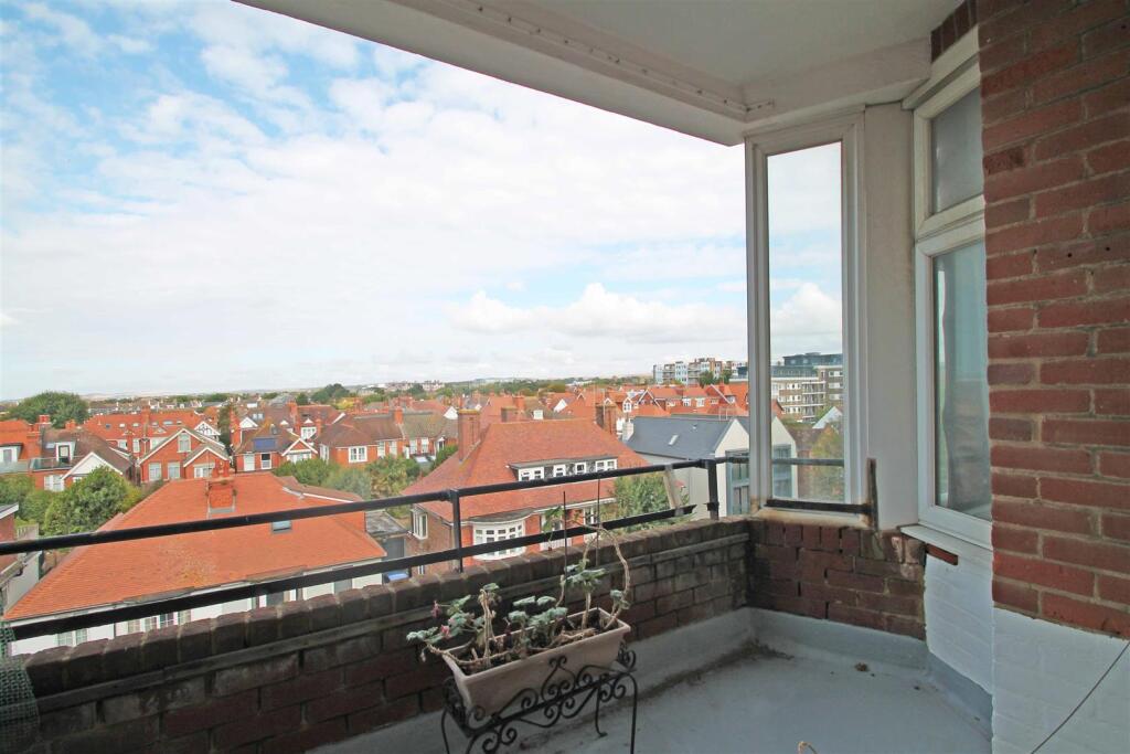 Apartment in Brighton - View 5