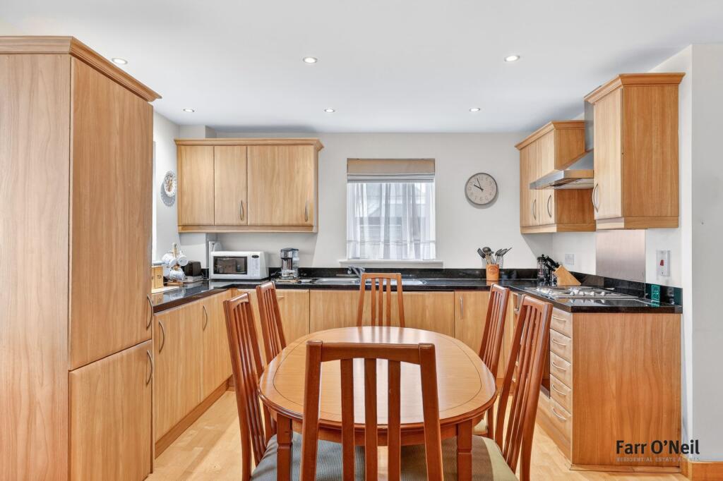 Apartment in Woodford Green, Woodford Wells - View 2
