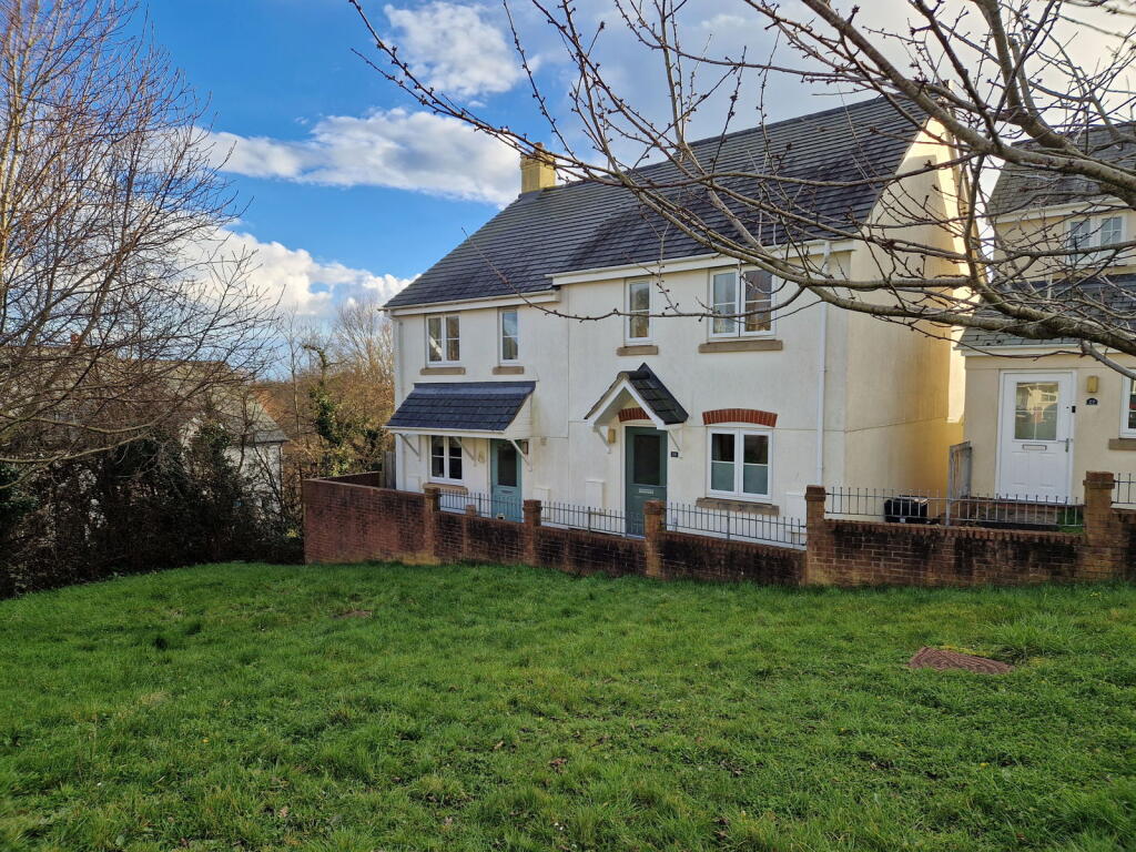 3-bed semi-detached on Jackson Meadow, Lympstone, Exmouth, EX8 5GZ, £382,000