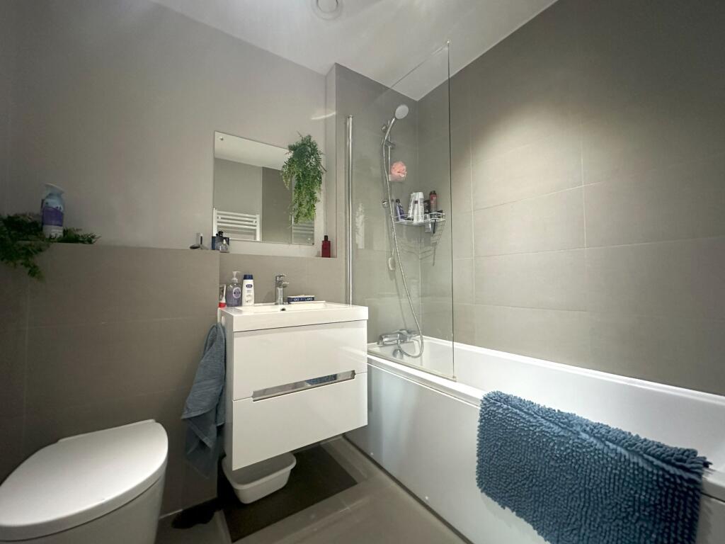 Apartment in Tonbridge - More