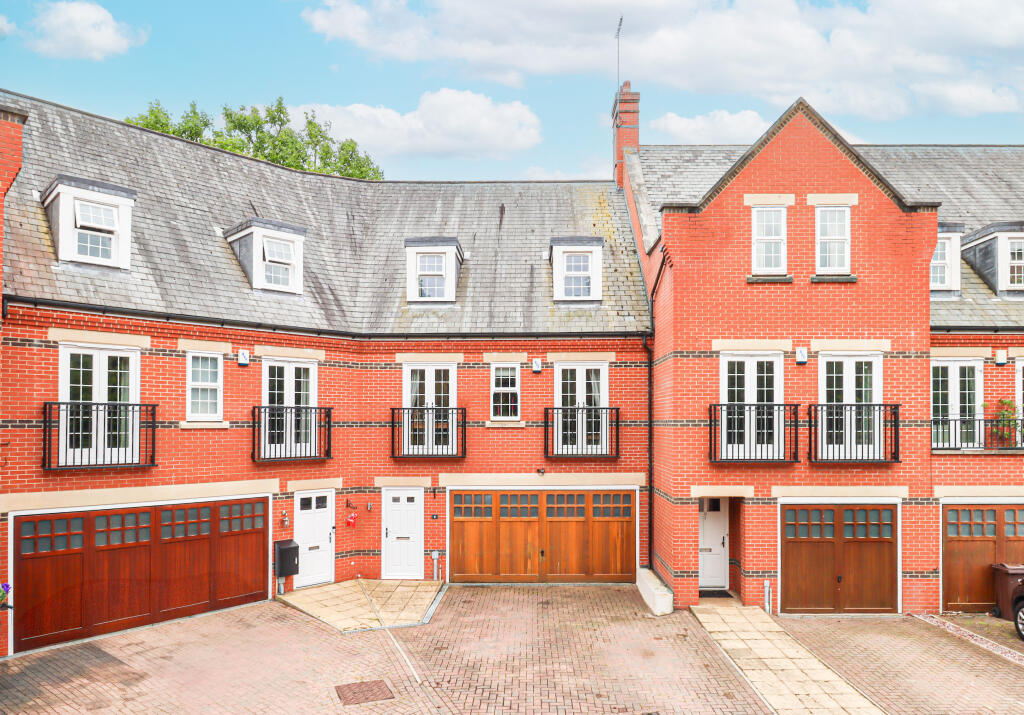 Main image of property: Boyes Crescent, Napsbury Park, St. Albans, AL2