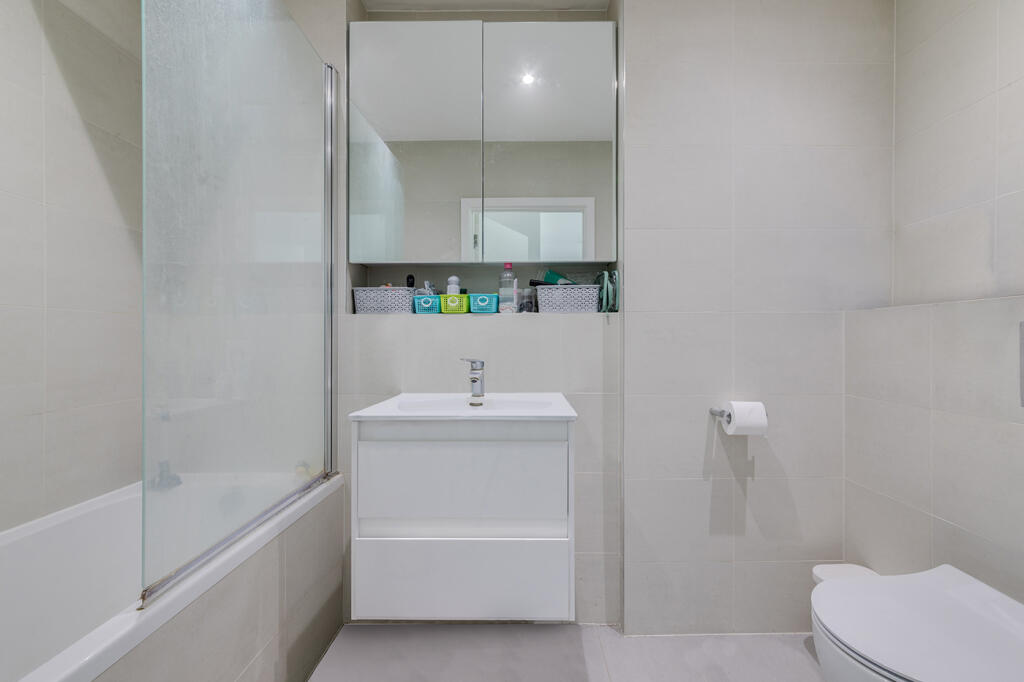Apartment in London - View 5