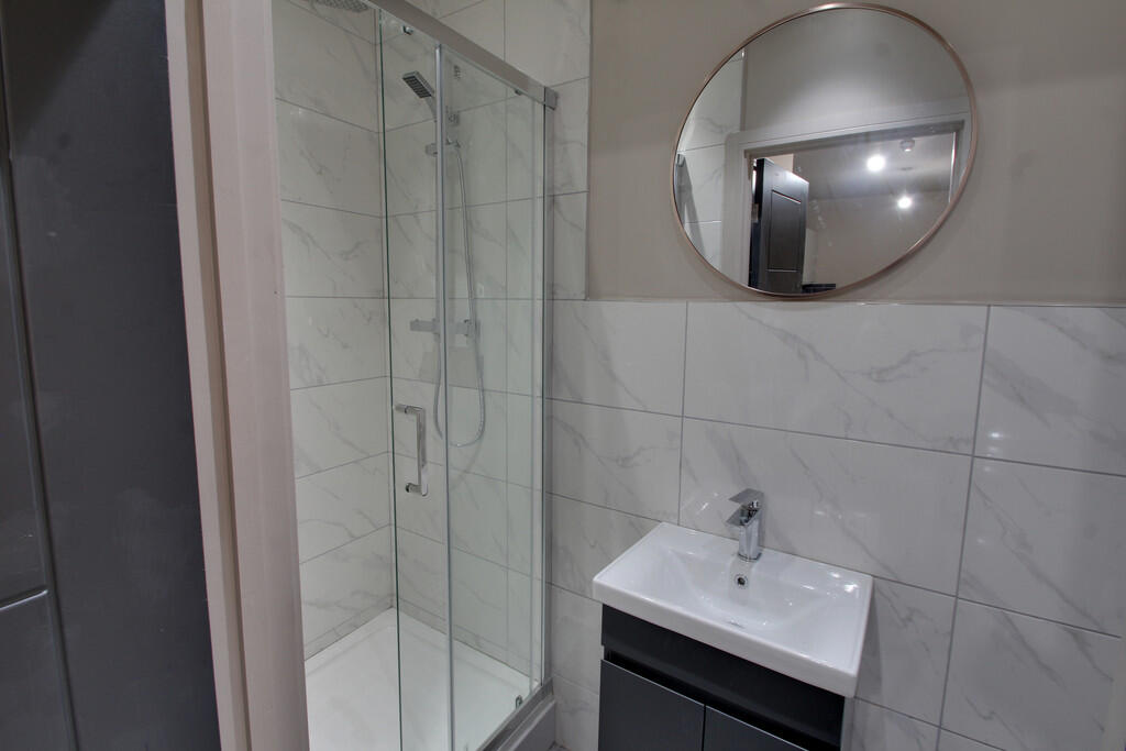 1 bedroom house share for rent