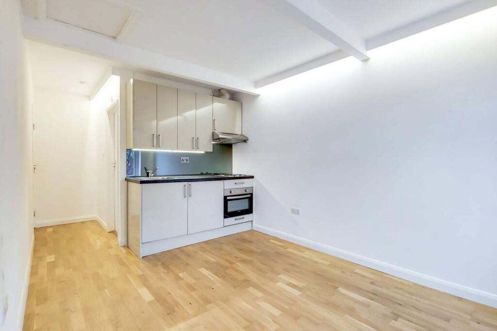Studio flat for rent
