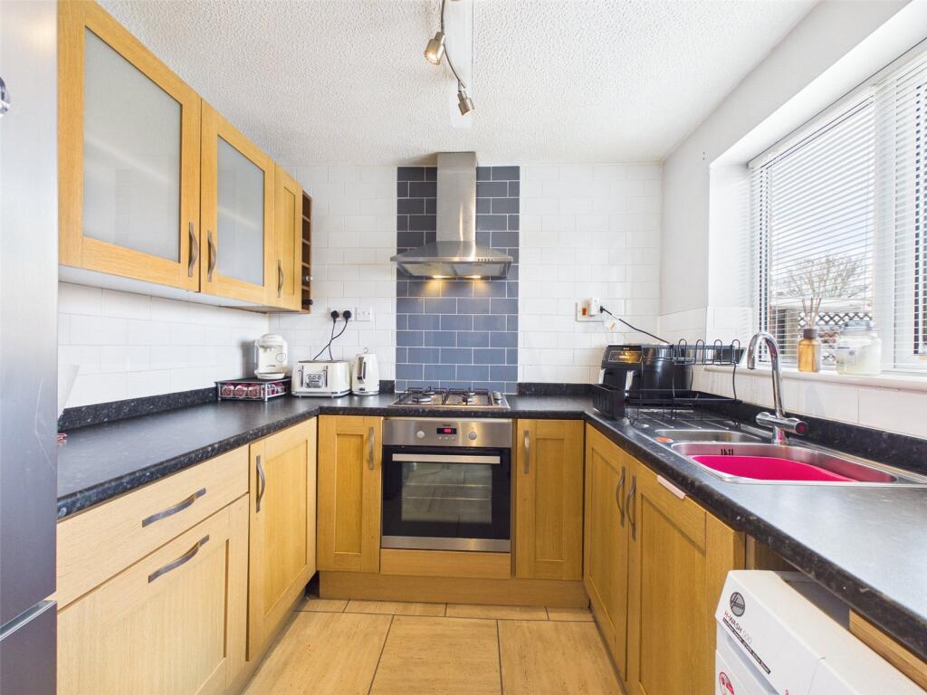 Salters Close, Worcester, Worcestershire, WR4 photo 3
