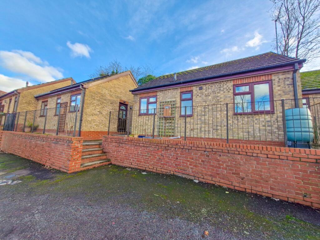 Main image of property: 27 Winston Close, Woodford Halse, NN11 3NT