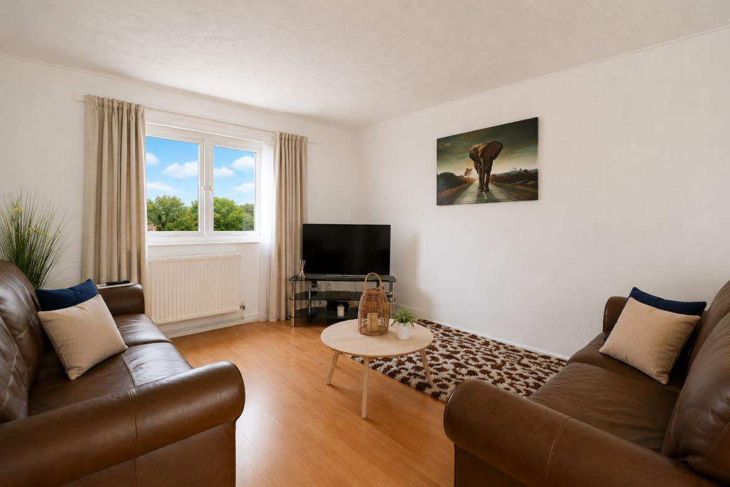 South Holme Court, Northampton, NN3 photo 2