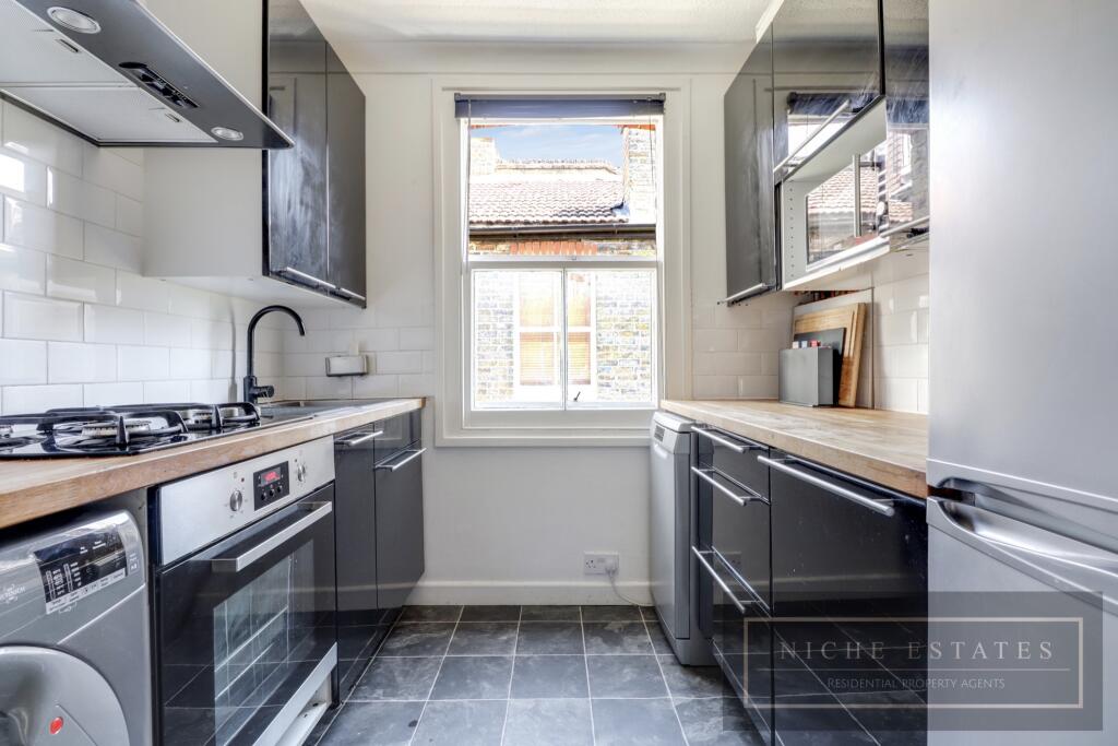 Apartment in London - More