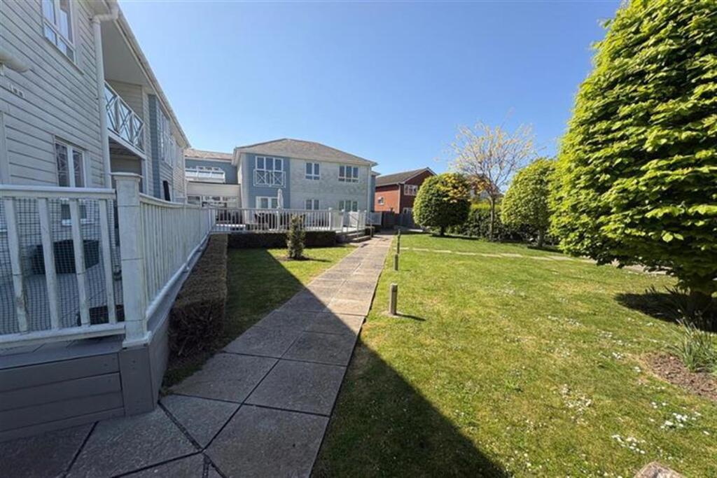 Main image of property: Hamilton Court, SS8