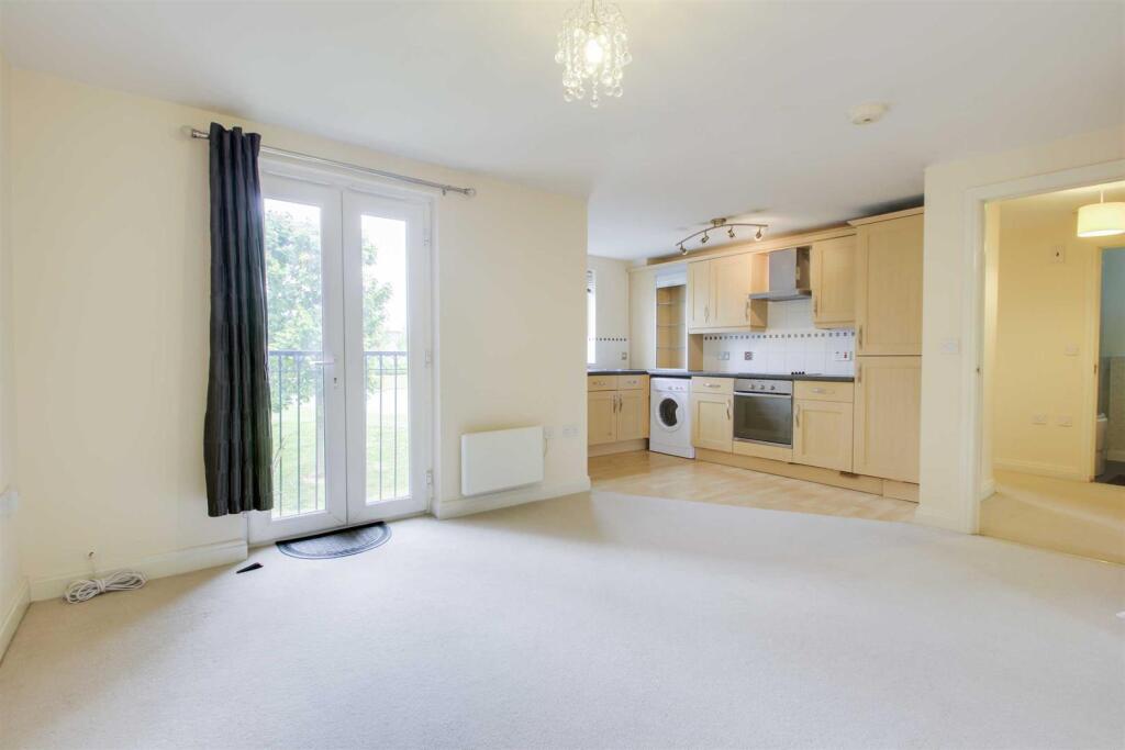 Apartment in Milton Keynes, Oxley Park, Shenley Church End - View 5