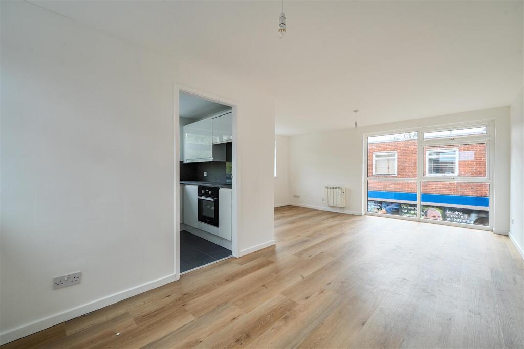 Apartment in Solihull, Knowle - View 5