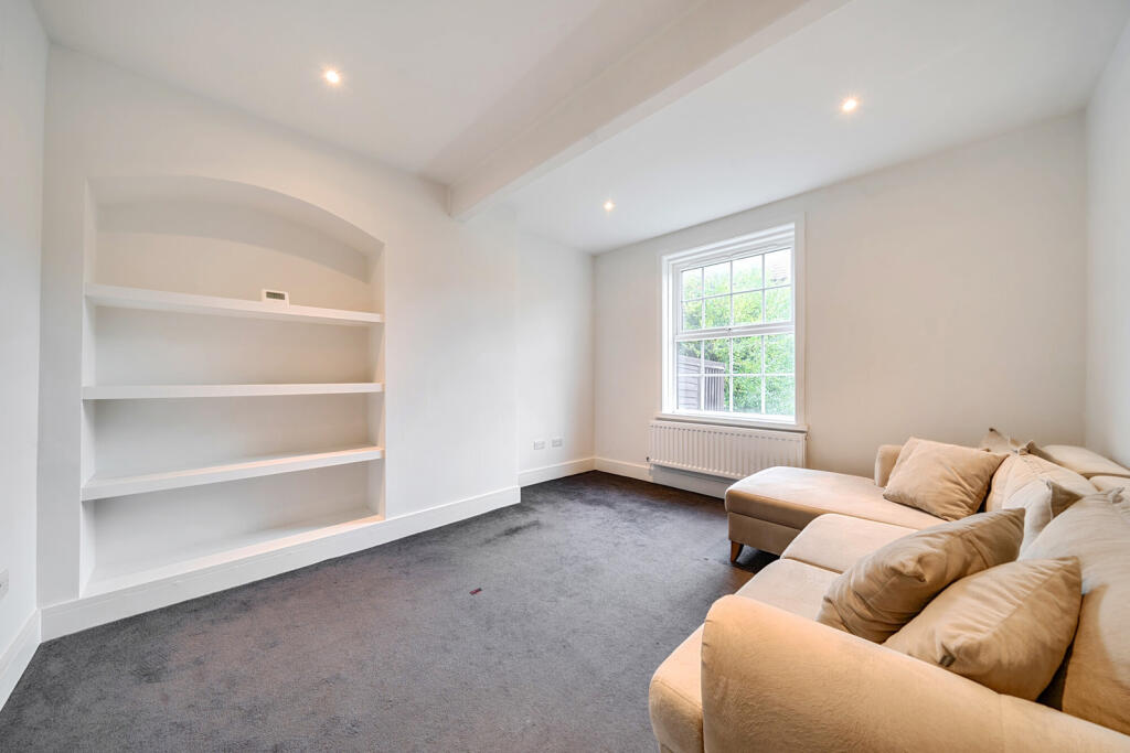 House in London - View 2