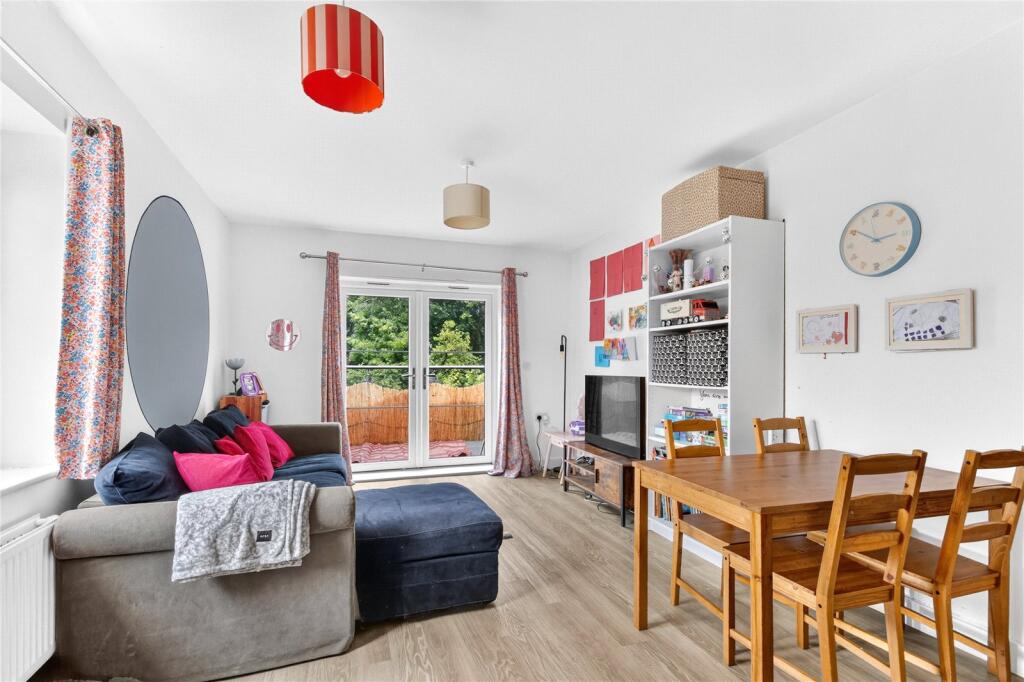 Apartment in Bracknell, Birch Hill - View 4