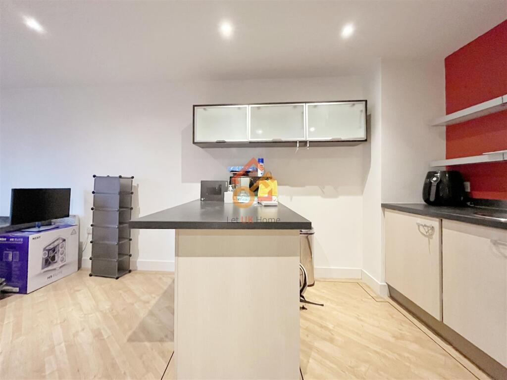Apartment in Birmingham, West Midlands - View 5