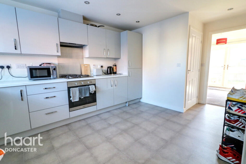 Blossom Crescent, Balby, Doncaster photo 3