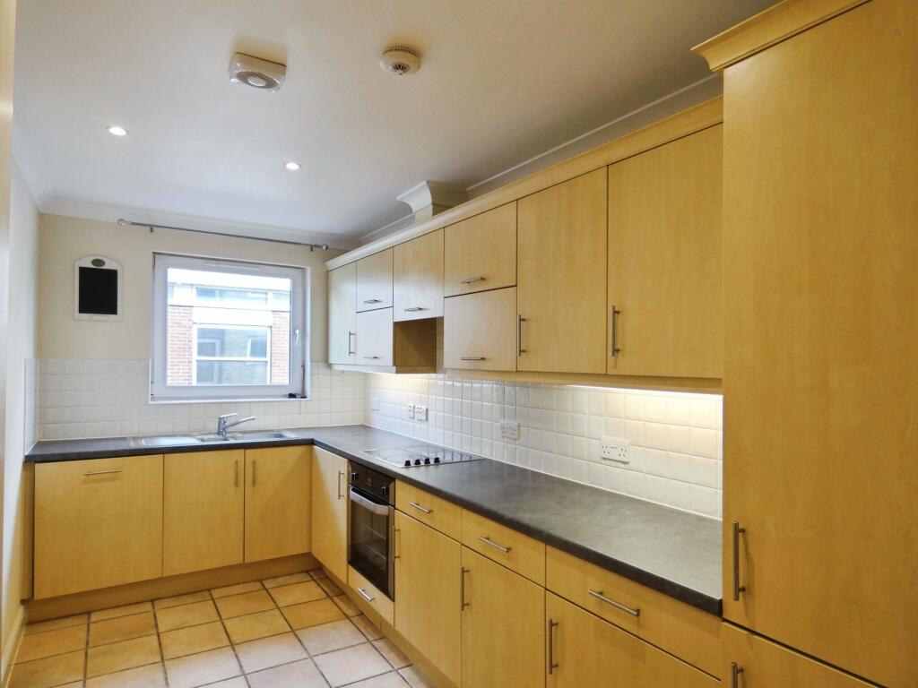 Apartment in Sutton - View 3