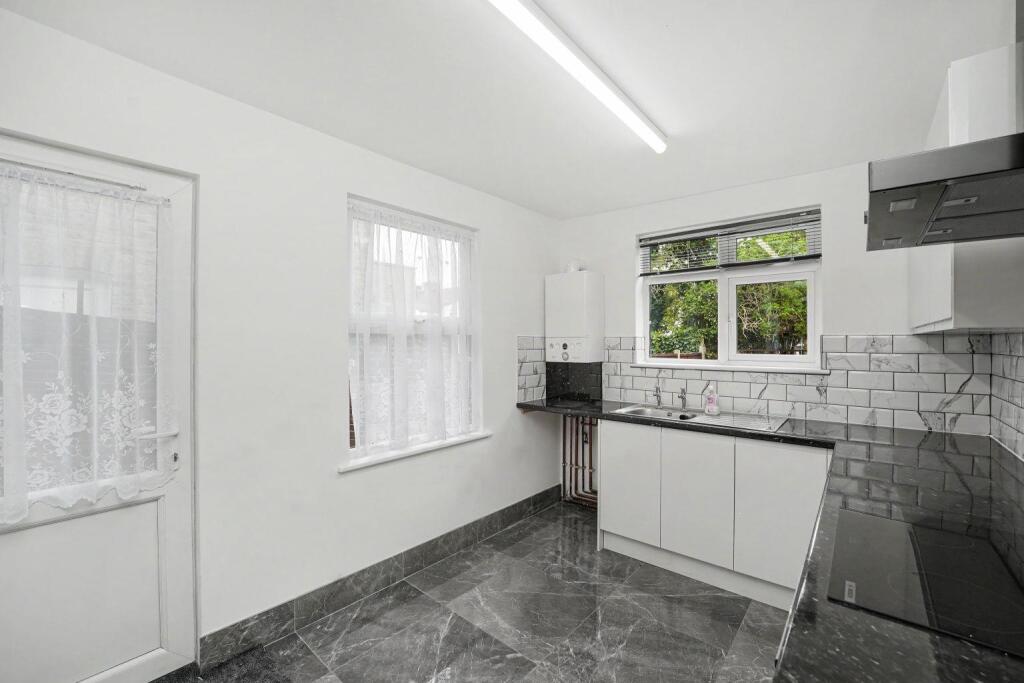 Huxley Road, London, N18 - View 4