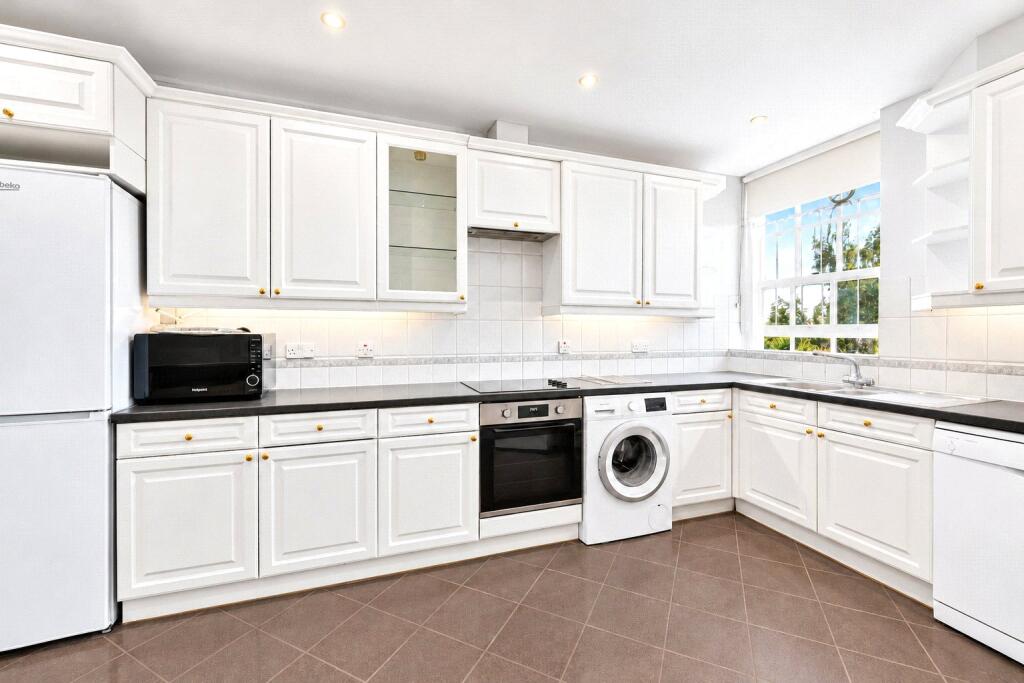 Apartment in London, St. John's Wood - More