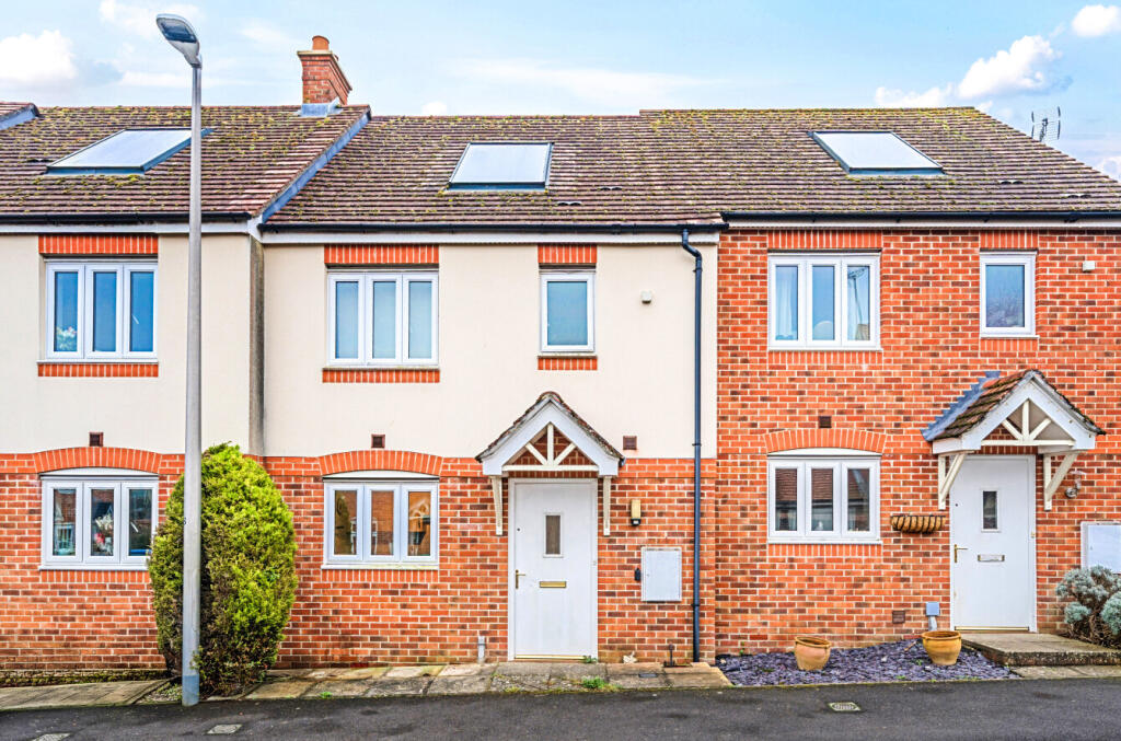 Main image of property: Hop Gardens, Kintbury, Hungerford