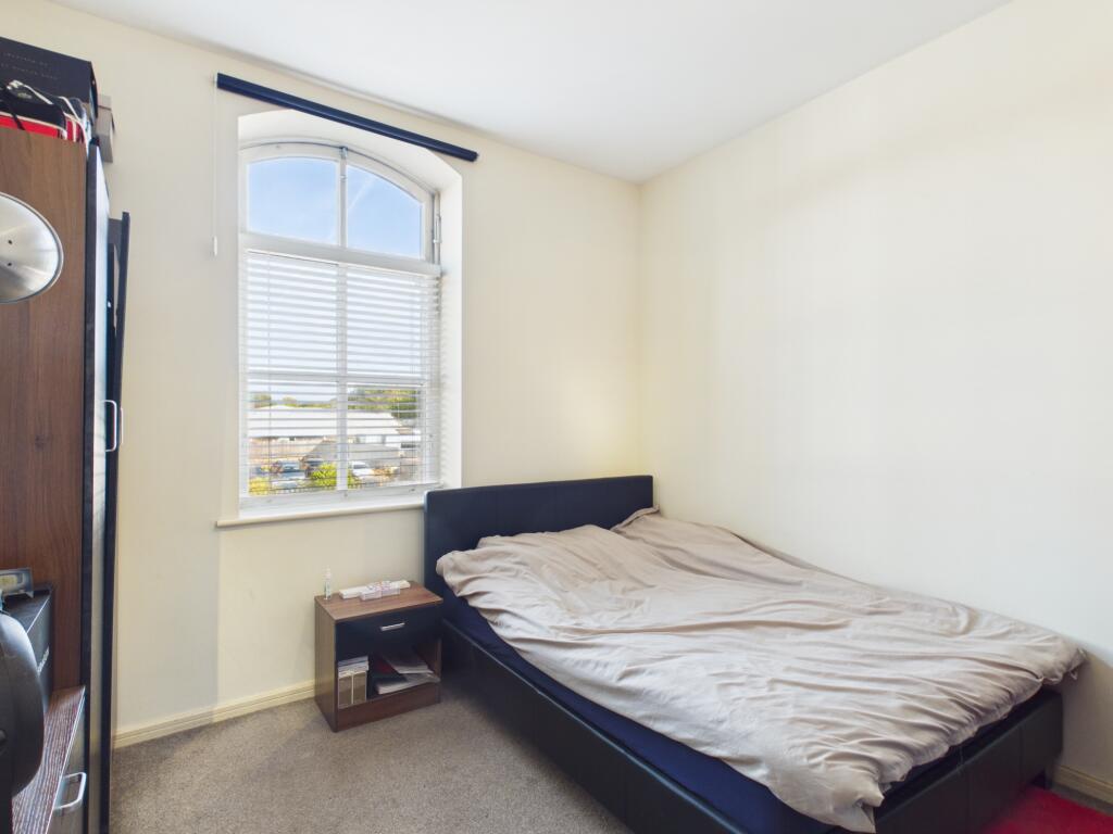Apartment in Stoke-on-Trent - View 3