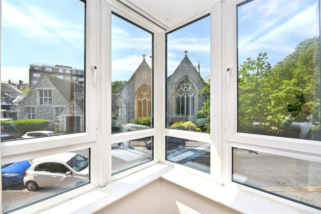Apartment in Eastbourne, Seaside, Roselands - More