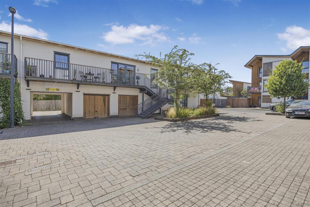 Apartment in Kingswood, Hanham Hall, Hanham Abbots - View 2