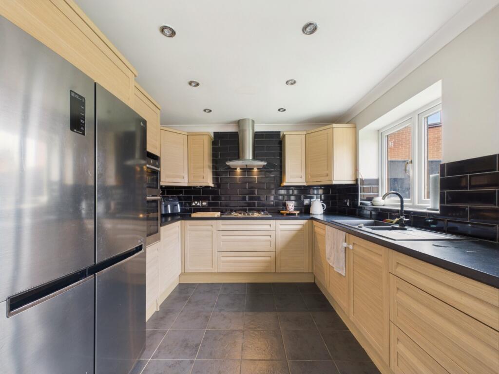 House in Burstwick, East Riding of Yorkshire - View 5