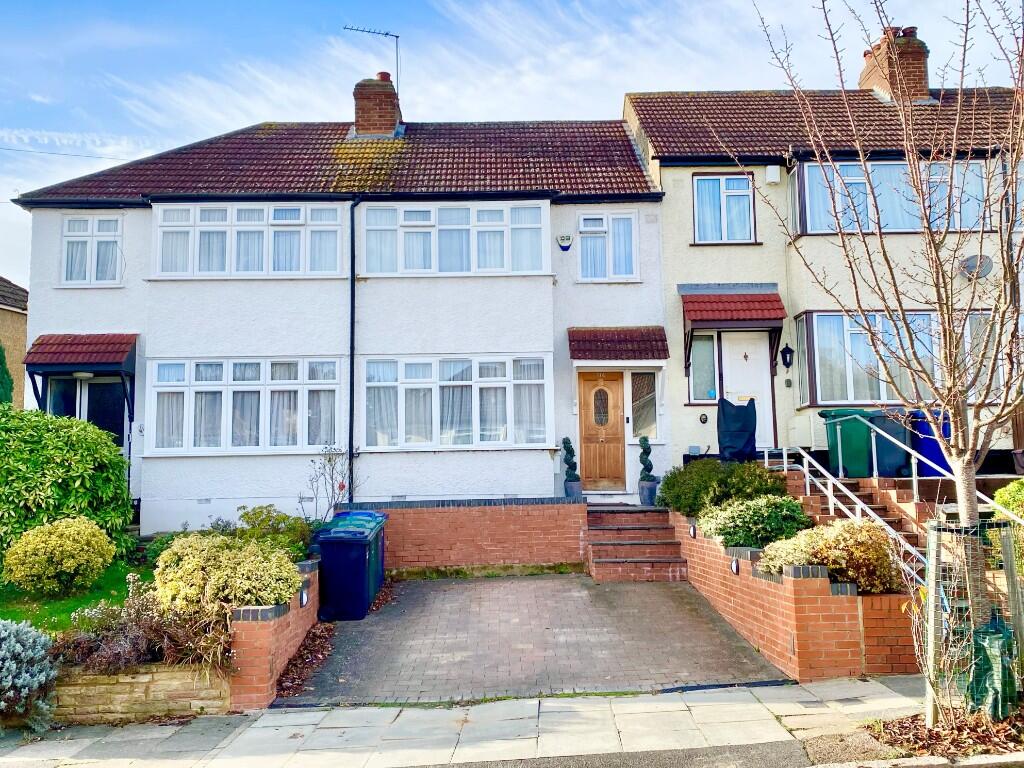 3-bed terraced on Daneland, East Barnet, EN4, £597,500