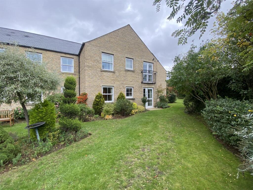 1-bed flat on Greendale Court, Bedale, £105,000