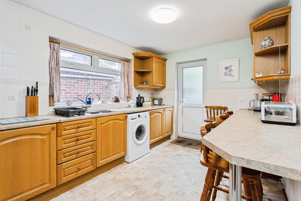 House in Mid Sussex, World's End, Burgess Hill - View 5