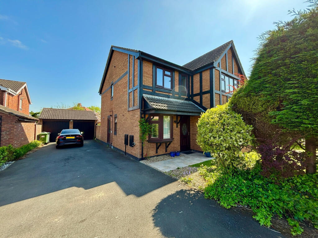 4-bed detached on Beaumont Gardens,  Carleton, FY6, £375,000