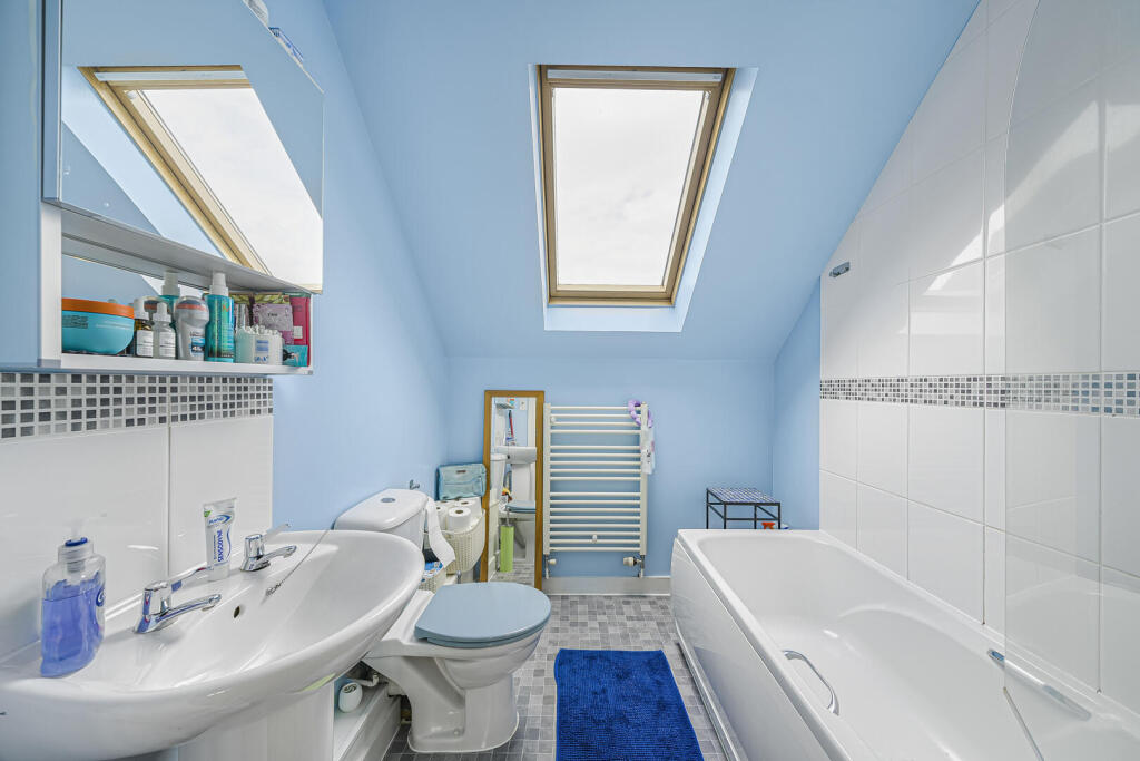 Apartment in Dartford, Kent - More