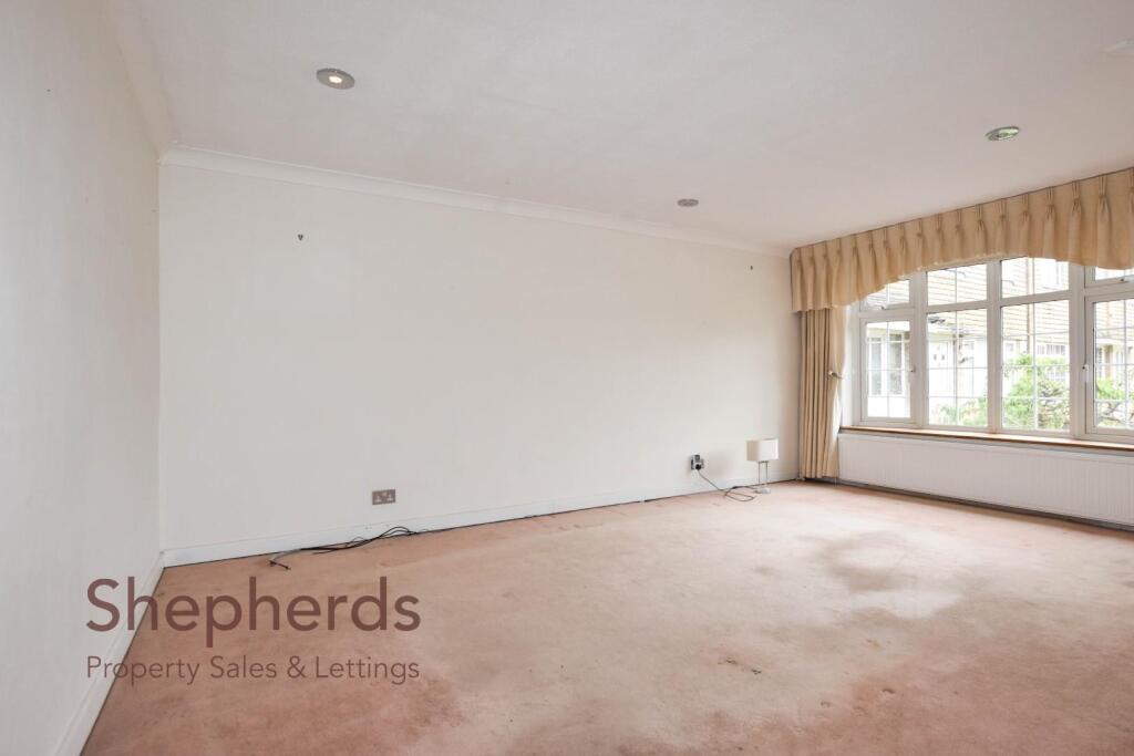 House in Waltham Cross, Cheshunt - View 3