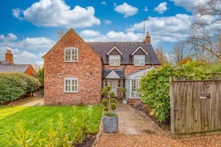 Main image of property: High Street, Wappenham