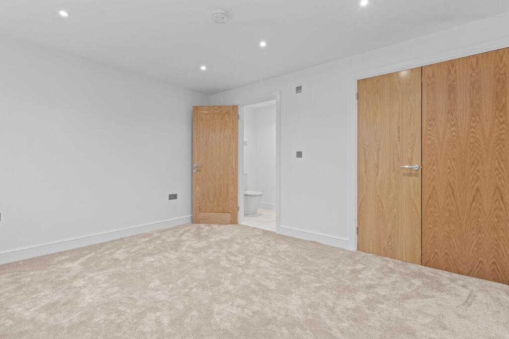 House in Bexhill-on-Sea, Pebsham - More
