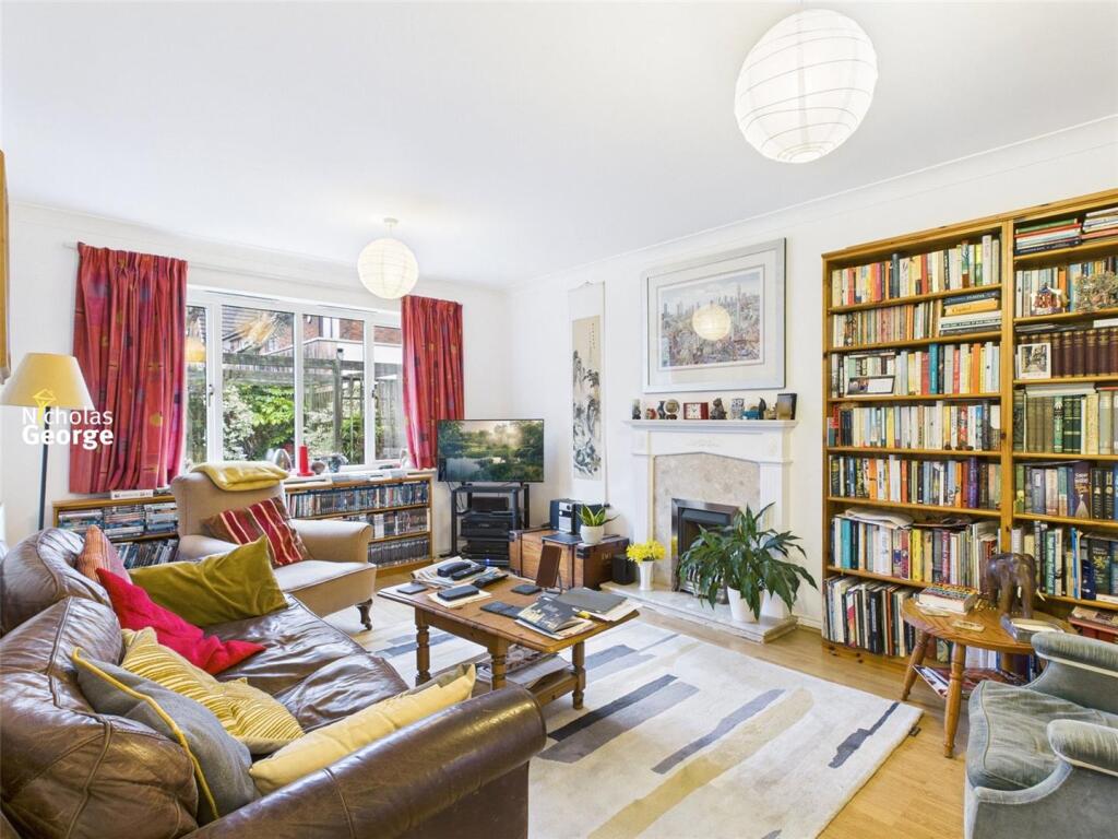 Additional image 3 of Foxes Meadow, Cotteridge, B30 1BQ